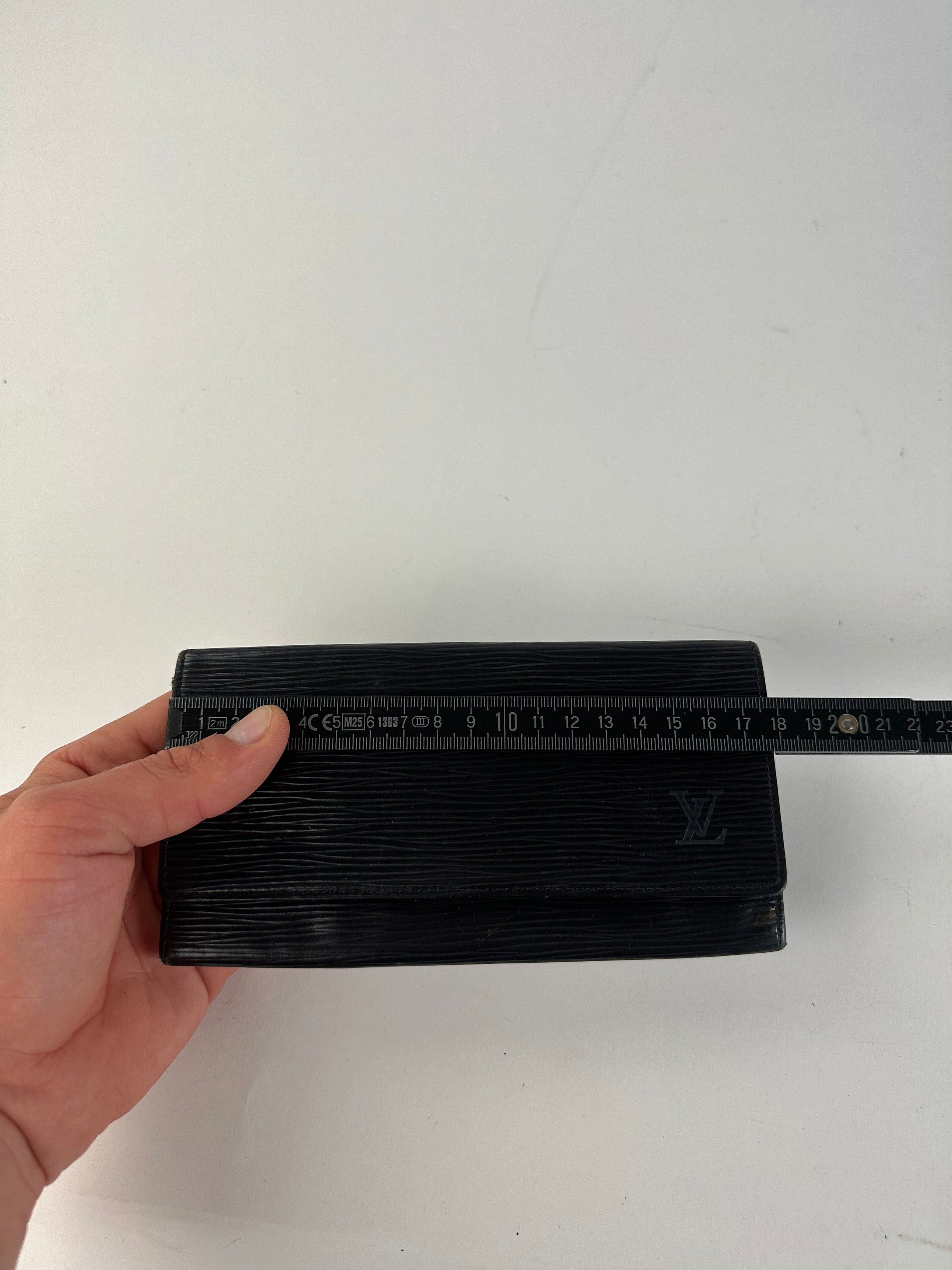Louis Vuitton Vintage Epi Leather Wallet Y2K Black Silver Size ONE SIZE - 10 Thumbnail