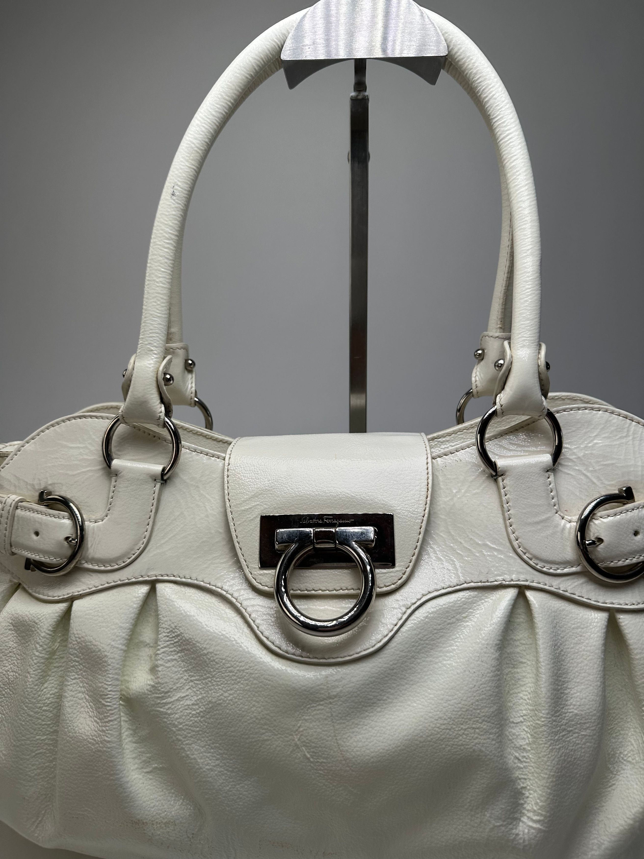 Salvatore Ferragamo Vintage Ferragamo Grained Leather Shoulder Bag White Silver Size ONE SIZE - 8 Thumbnail