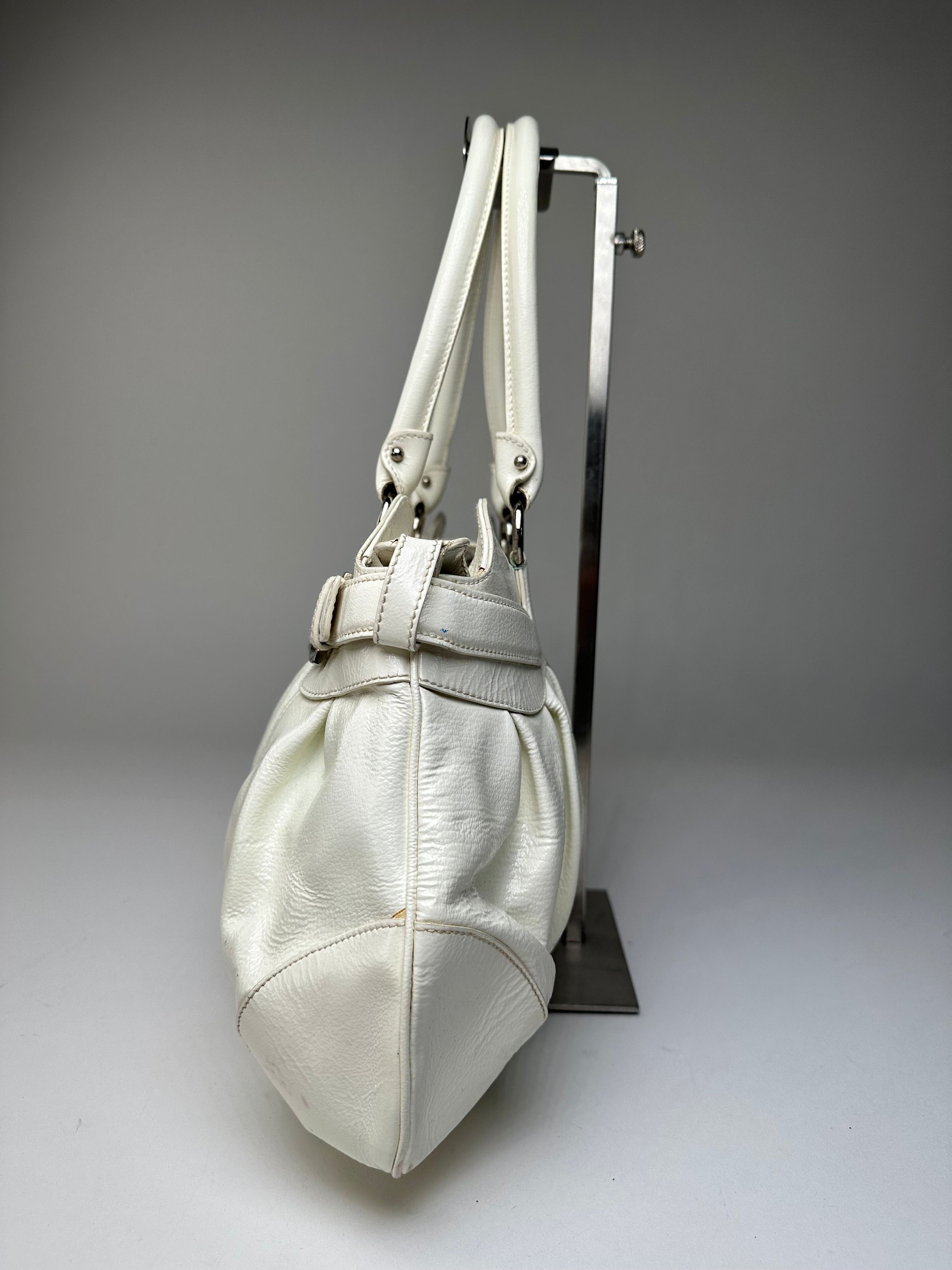 Salvatore Ferragamo Vintage Ferragamo Grained Leather Shoulder Bag White Silver Size ONE SIZE - 9 Thumbnail