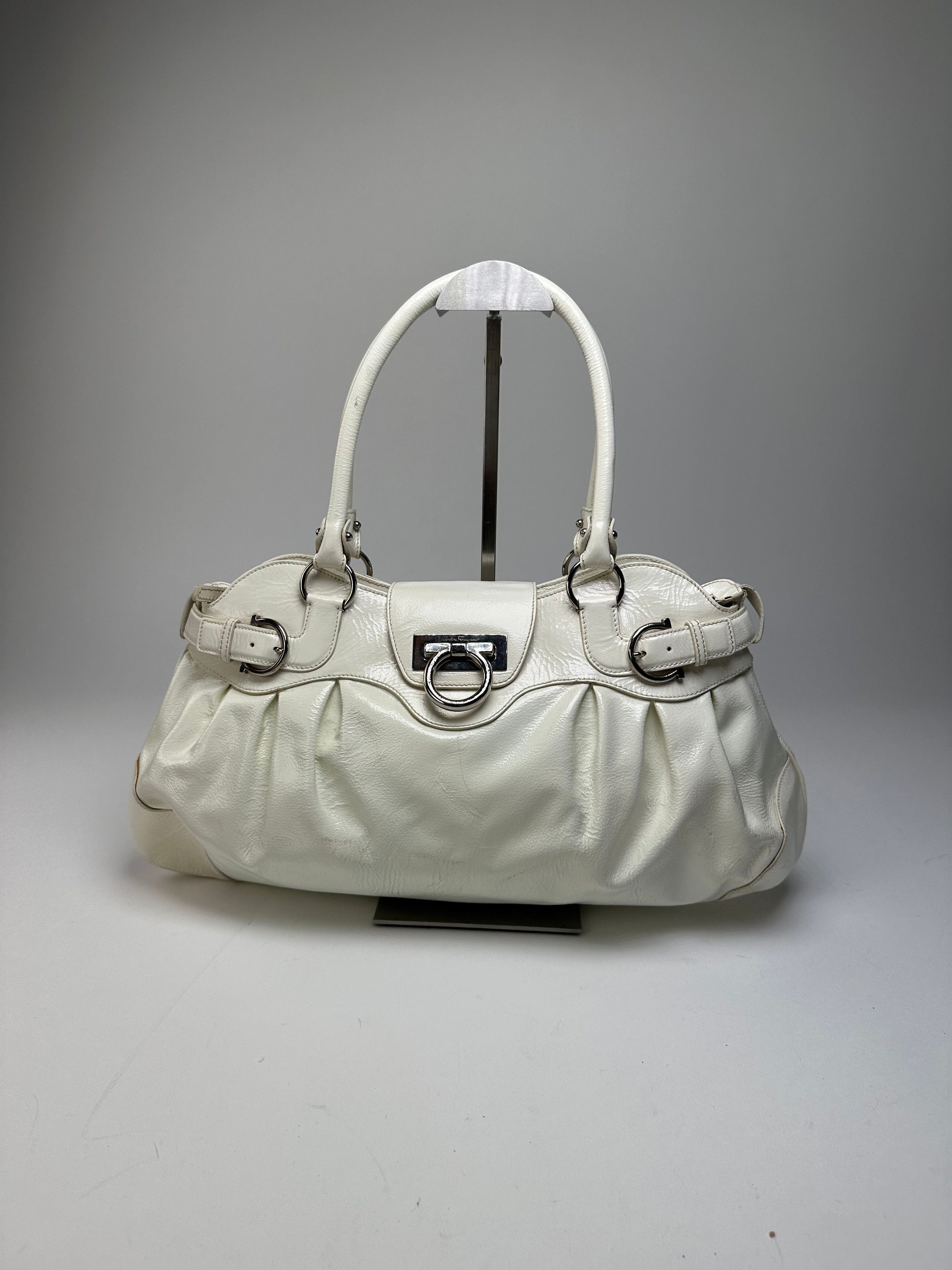 Salvatore Ferragamo Vintage Ferragamo Grained Leather Shoulder Bag White Silver Size ONE SIZE - 14 Thumbnail