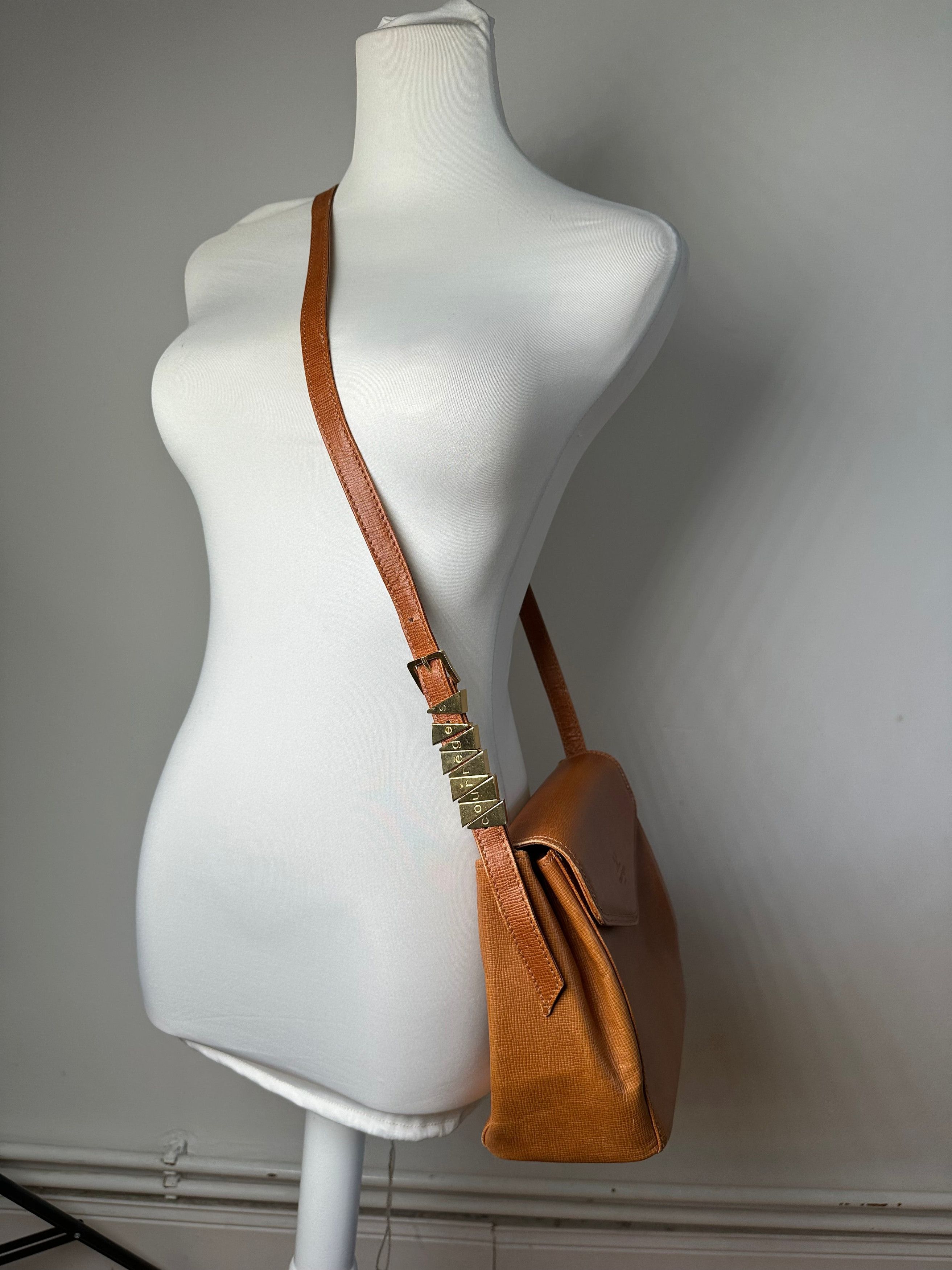 Courreges Vintage Textured Leather Shoulder Bag Tan Gold Y2K Size ONE SIZE - 8 Thumbnail
