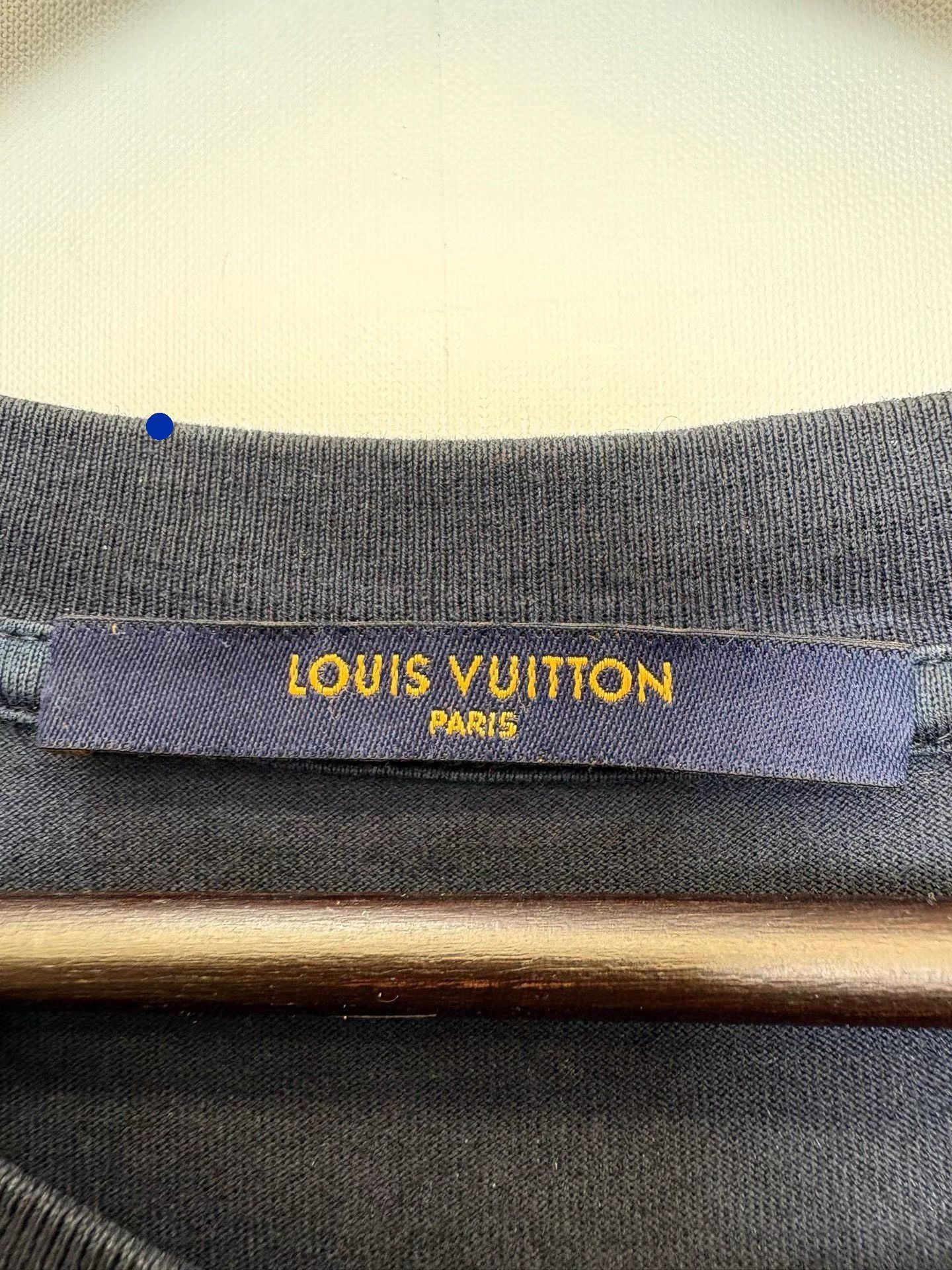 Louis Vuitton All-Over Logo Gradient Crew Neck T-Shirt Size US XXL / EU 58 / 5 - 3 Thumbnail