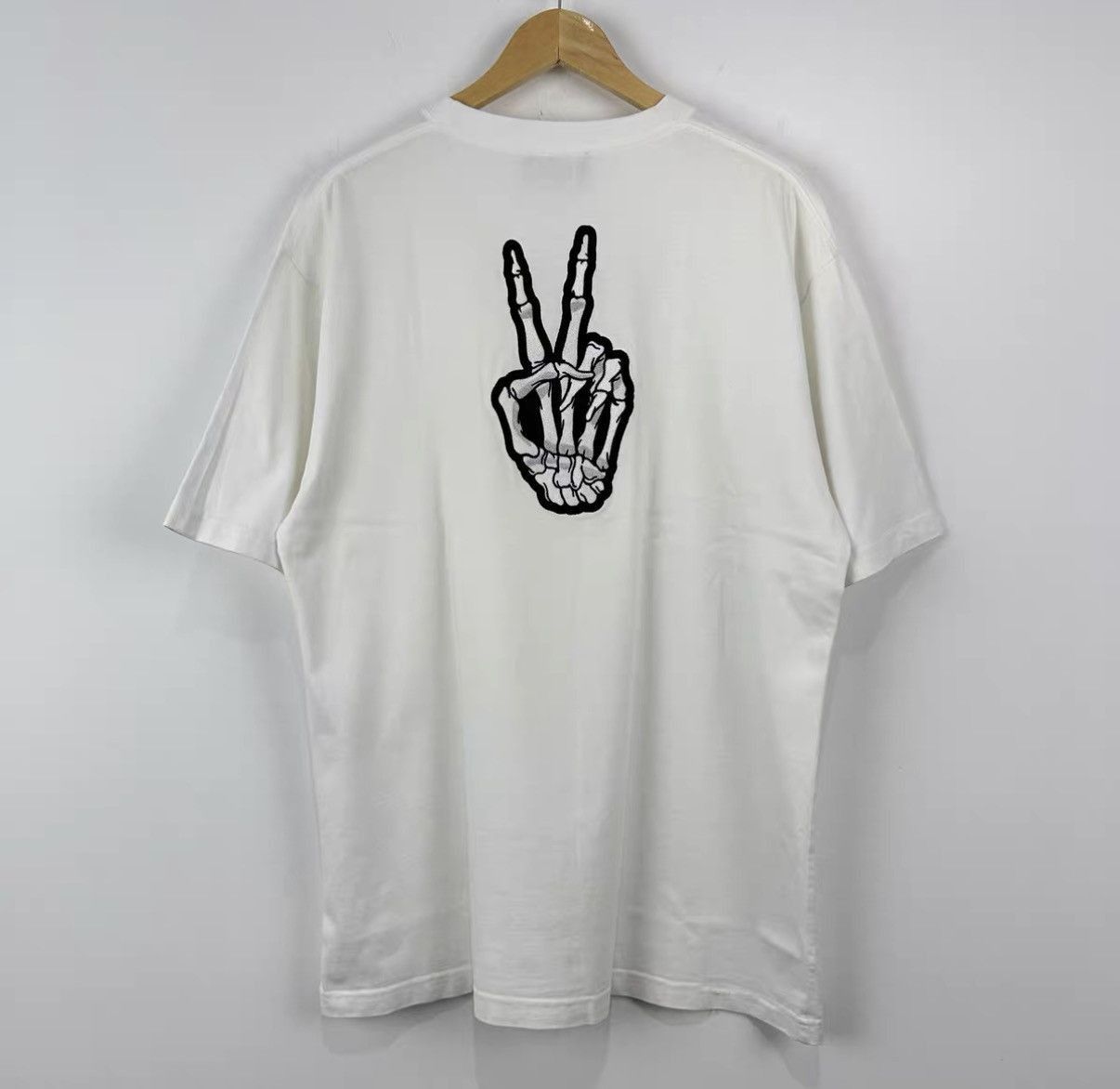 Balenciaga Smiley Dissolving Print White T-Shirt Size US S / EU 44-46 / 1 - 2 Thumbnail