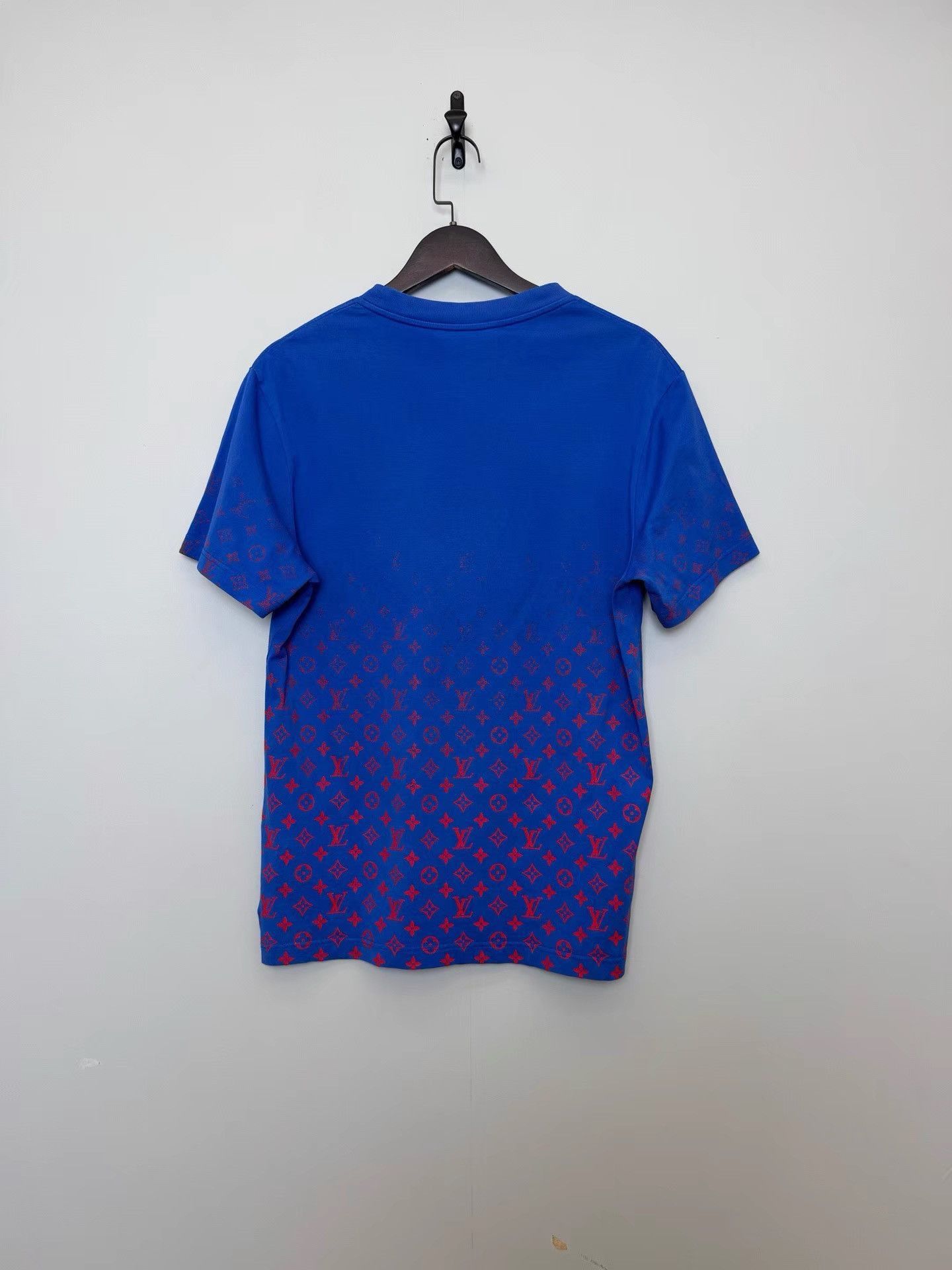 Louis Vuitton Gradient Monogram Blue Tee Size US M / EU 48-50 / 2 - 2 Thumbnail