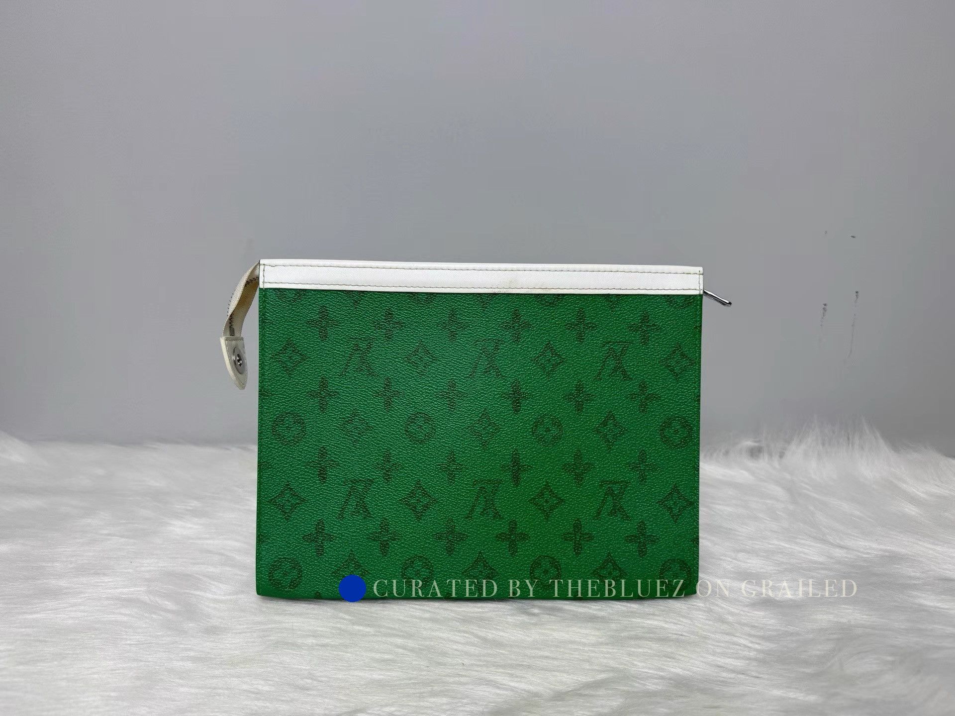 Louis Vuitton Avocado Green Clutch Bag Size ONE SIZE - 2 Thumbnail