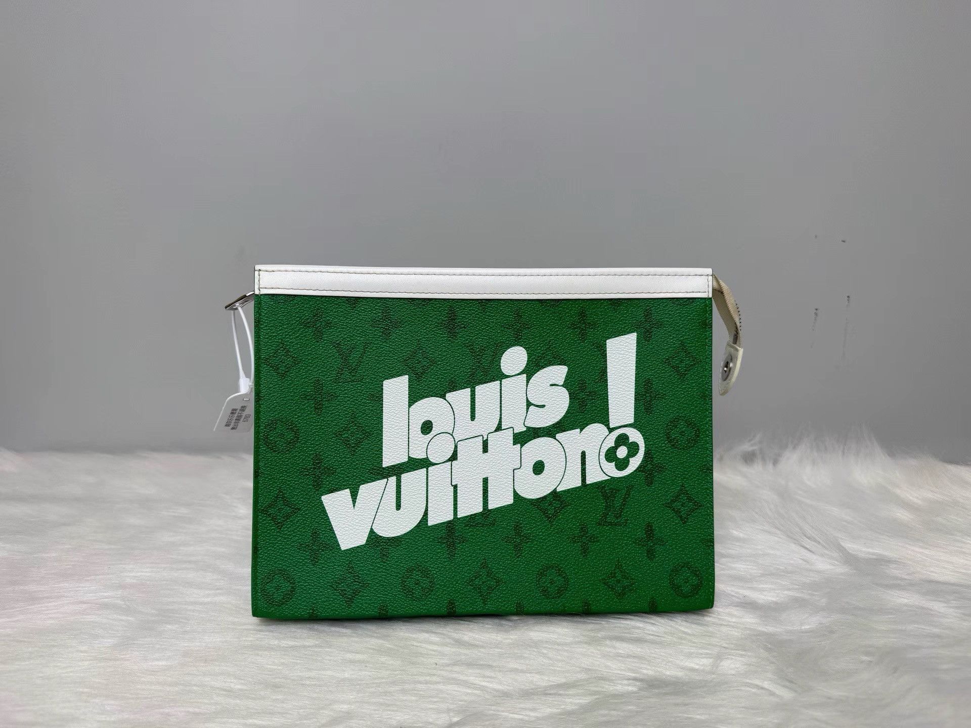 Louis Vuitton Avocado Green Clutch Bag Size ONE SIZE - 8 Thumbnail