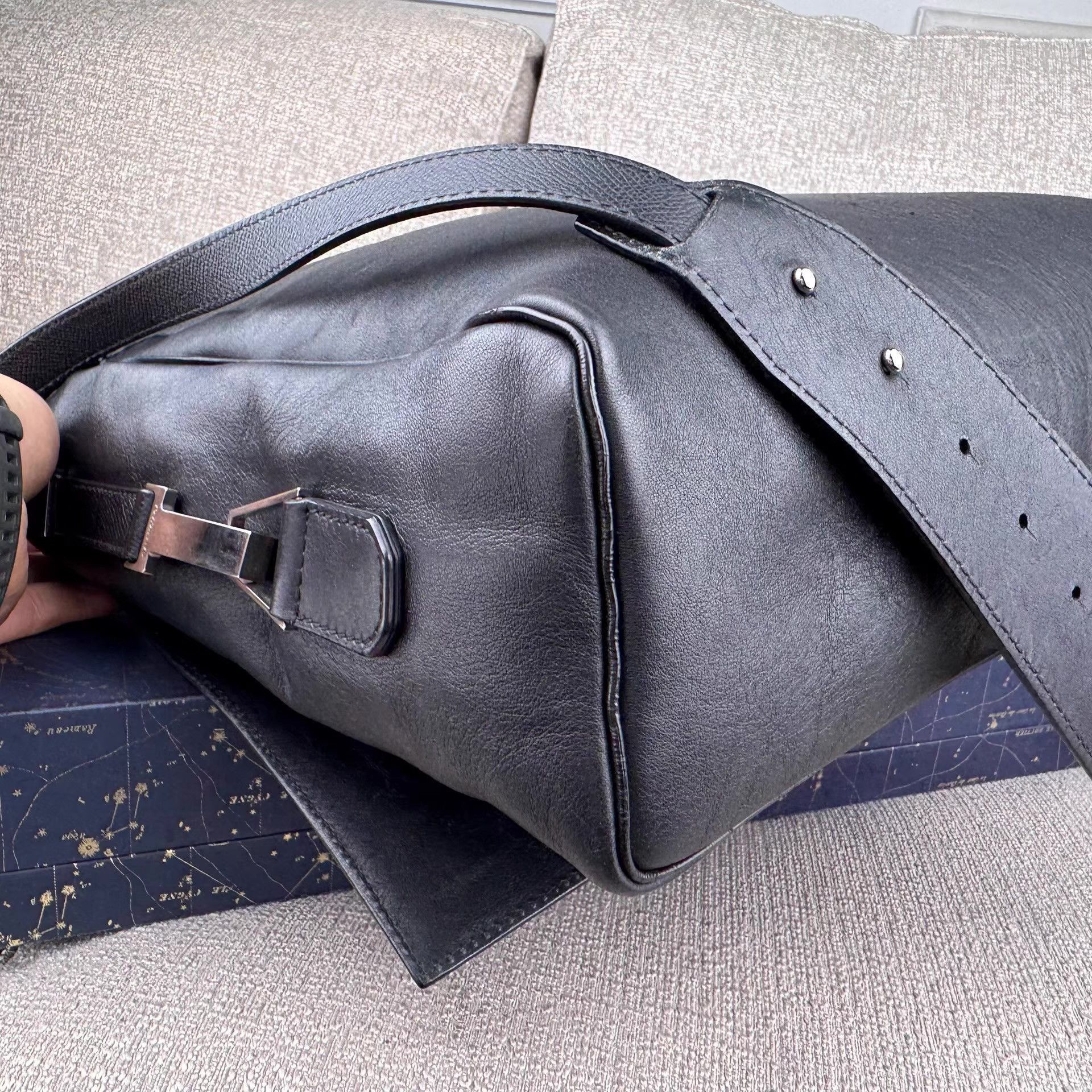 Balenciaga Genuine Leather Flap Messenger Crossbody Bag Size ONE SIZE - 6 Thumbnail