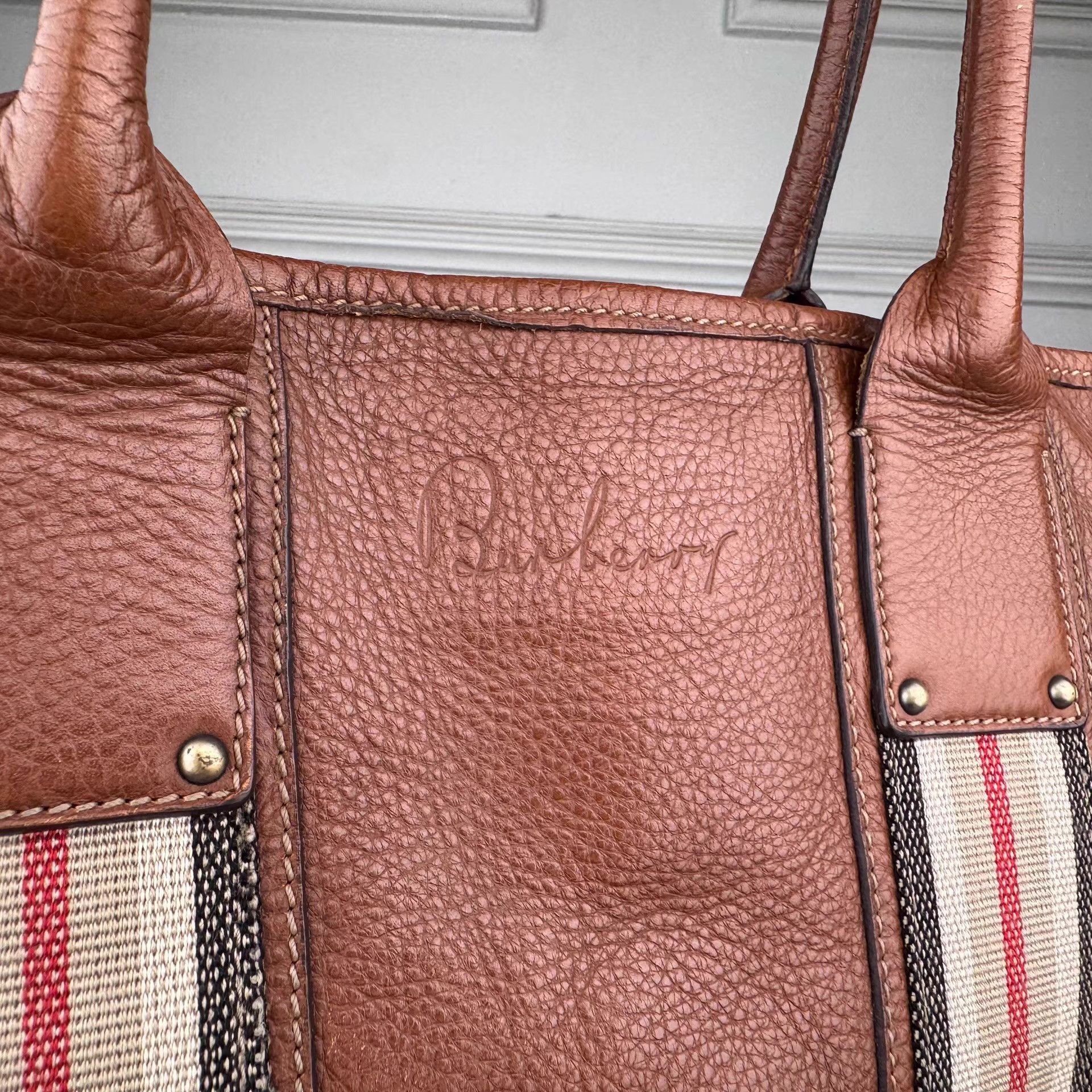 Burberry Brown Leather Tote Handbag Size ONE SIZE - 2 Thumbnail