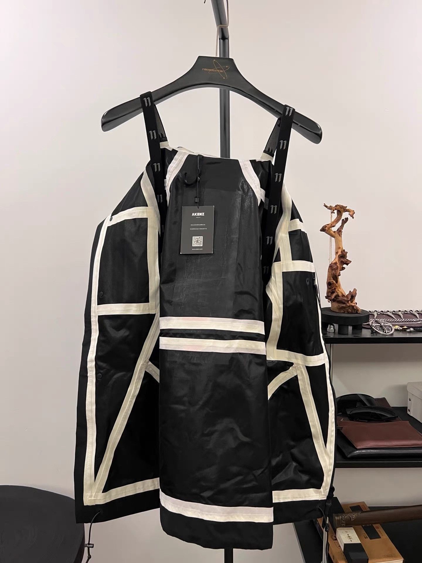 11 By Boris Bidjan Saberi Sealed Hard Shell Embroidered Jacket Size US S / EU 44-46 / 1 - 3 Thumbnail