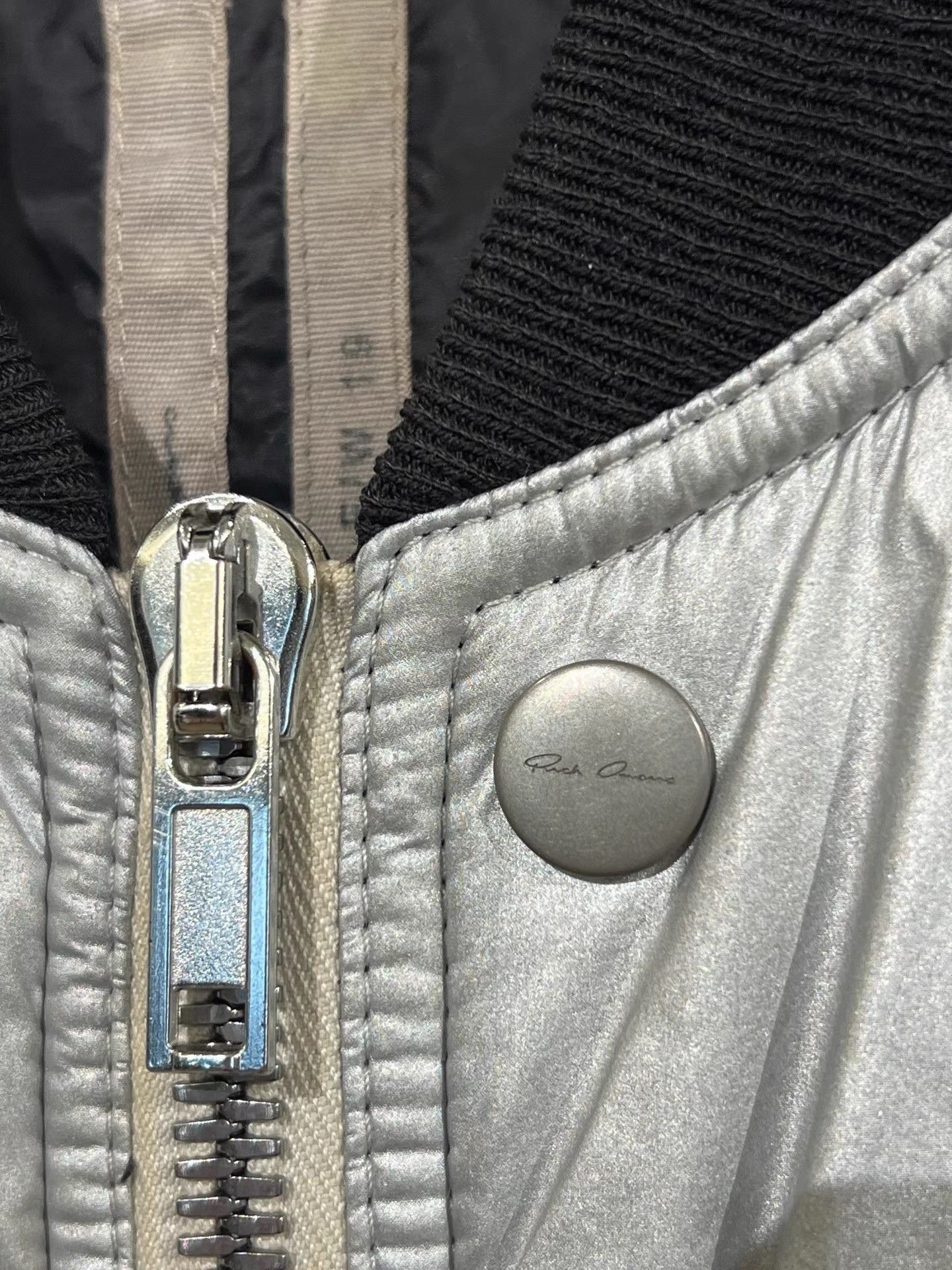 Rick Owens Gradient Coated Bomber Jacket in Silver Size US M / EU 48-50 / 2 - 7 Thumbnail