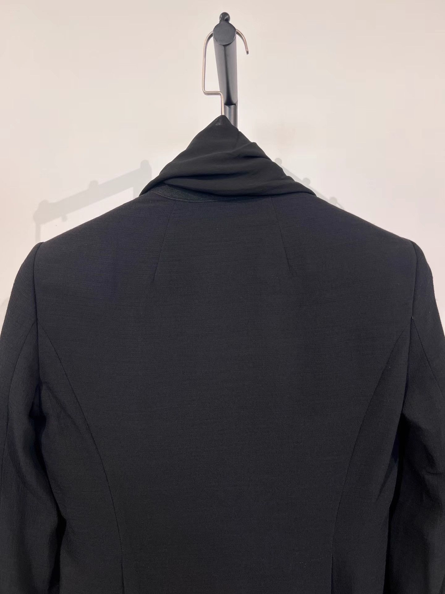 Rick Owens Crinkled Satin Lapel Blazer in Black Size US S / EU 44-46 / 1 - 4 Thumbnail