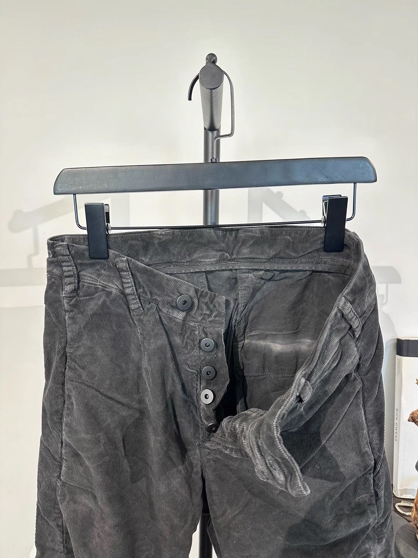 11 By Boris Bidjan Saberi Curved Faded Corduroy Pants in Black Size US 32 / EU 48 - 4 Thumbnail