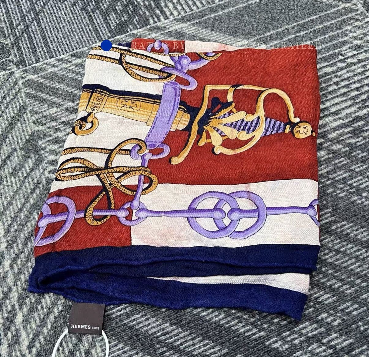 Hermes Luxurious Cashmere Wool Scarf in Red Size ONE SIZE - 4 Thumbnail