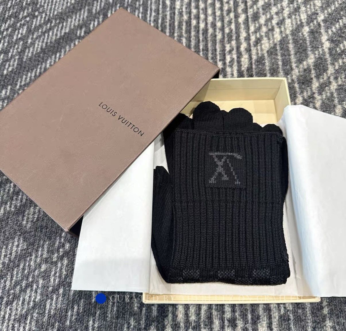 Louis Vuitton Gray Damier Wool Gloves Size ONE SIZE - 4 Thumbnail