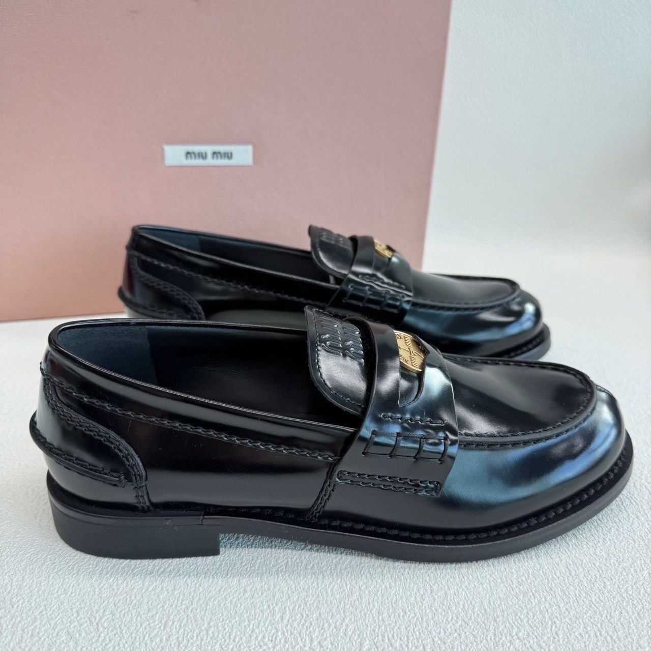Miu Miu Miu Miu Penny Coin Leather Loafers Size 36 Size US 6 / IT 36 - 6 Thumbnail