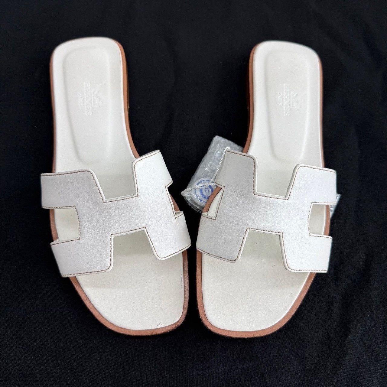 Hermes Hermes White Oran Sandals Size 37 Size US 7 / IT 37 - 10 Thumbnail