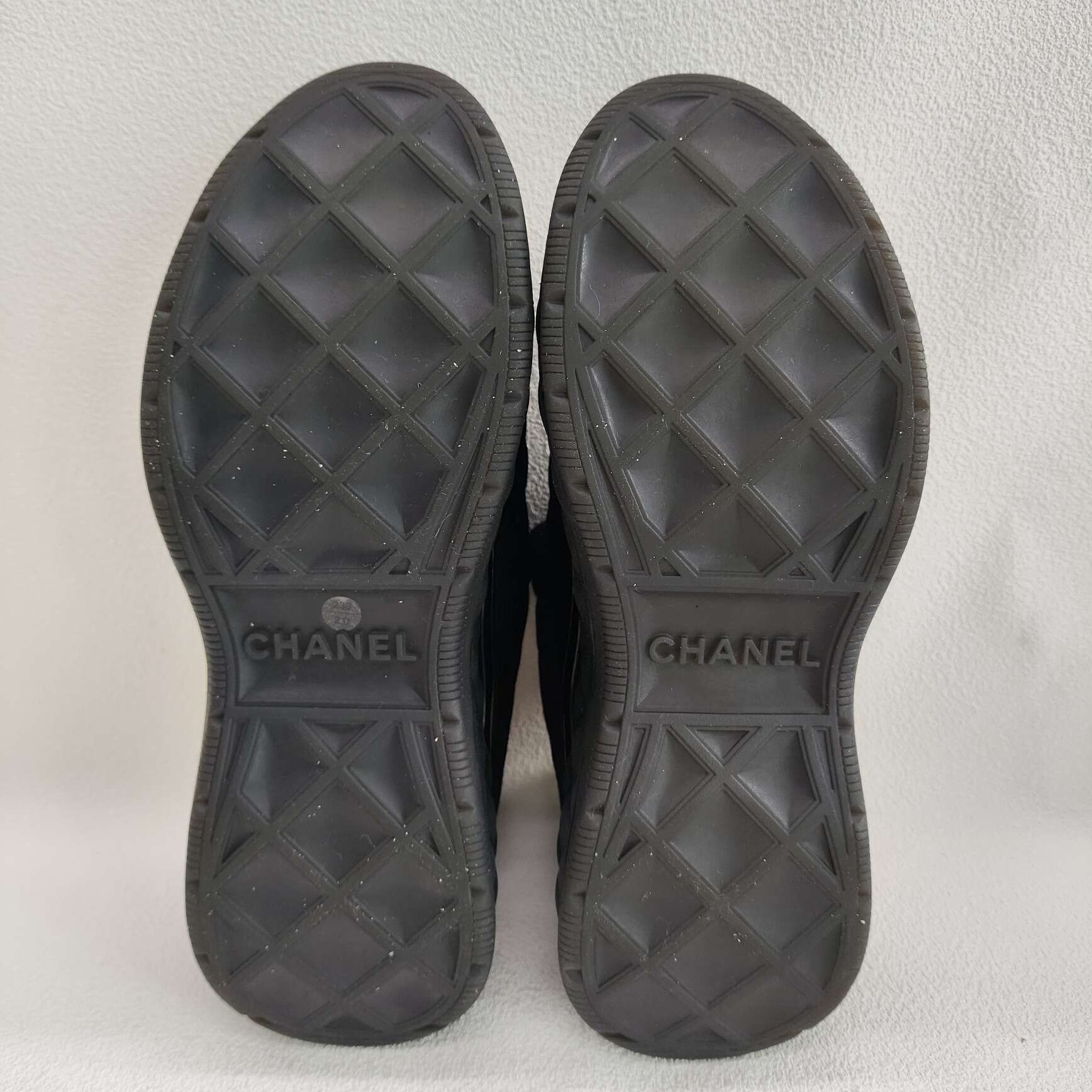 Chanel Chanel Quilted Suede Low-Top Sneakers Size 36 Size US 6 / IT 36 - 8 Thumbnail