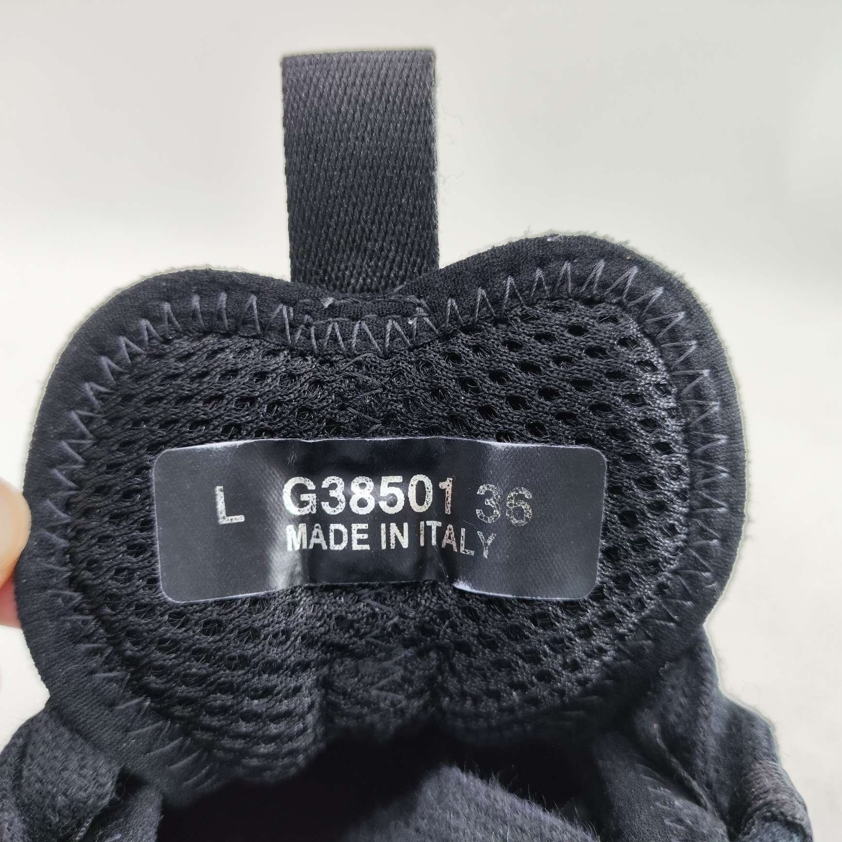 Chanel Chanel Quilted Suede Low-Top Sneakers Size 36 Size US 6 / IT 36 - 6 Thumbnail