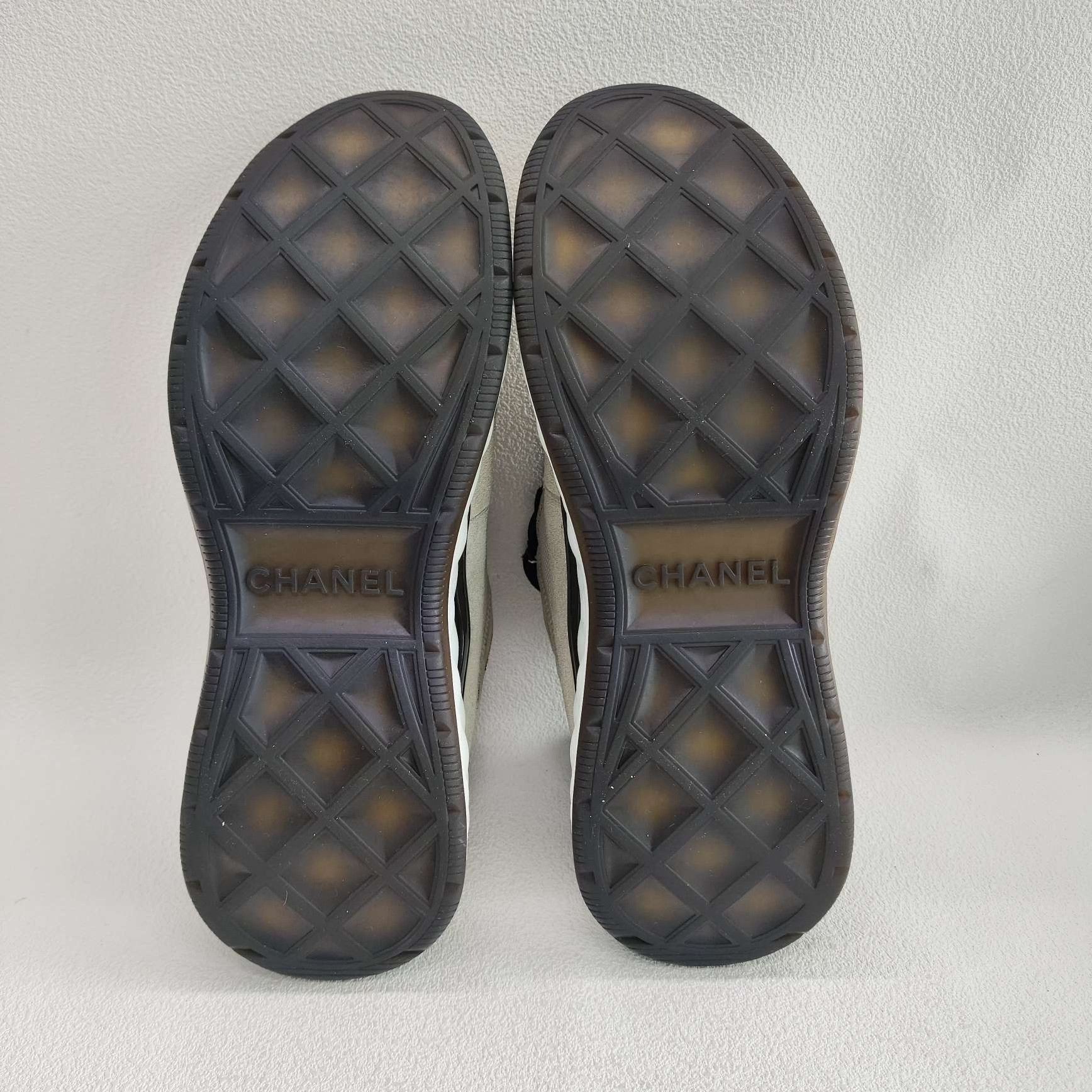 Chanel Chanel Logo Low-Top Sneakers Size 40 Size US 9 / IT 39 - 8 Thumbnail