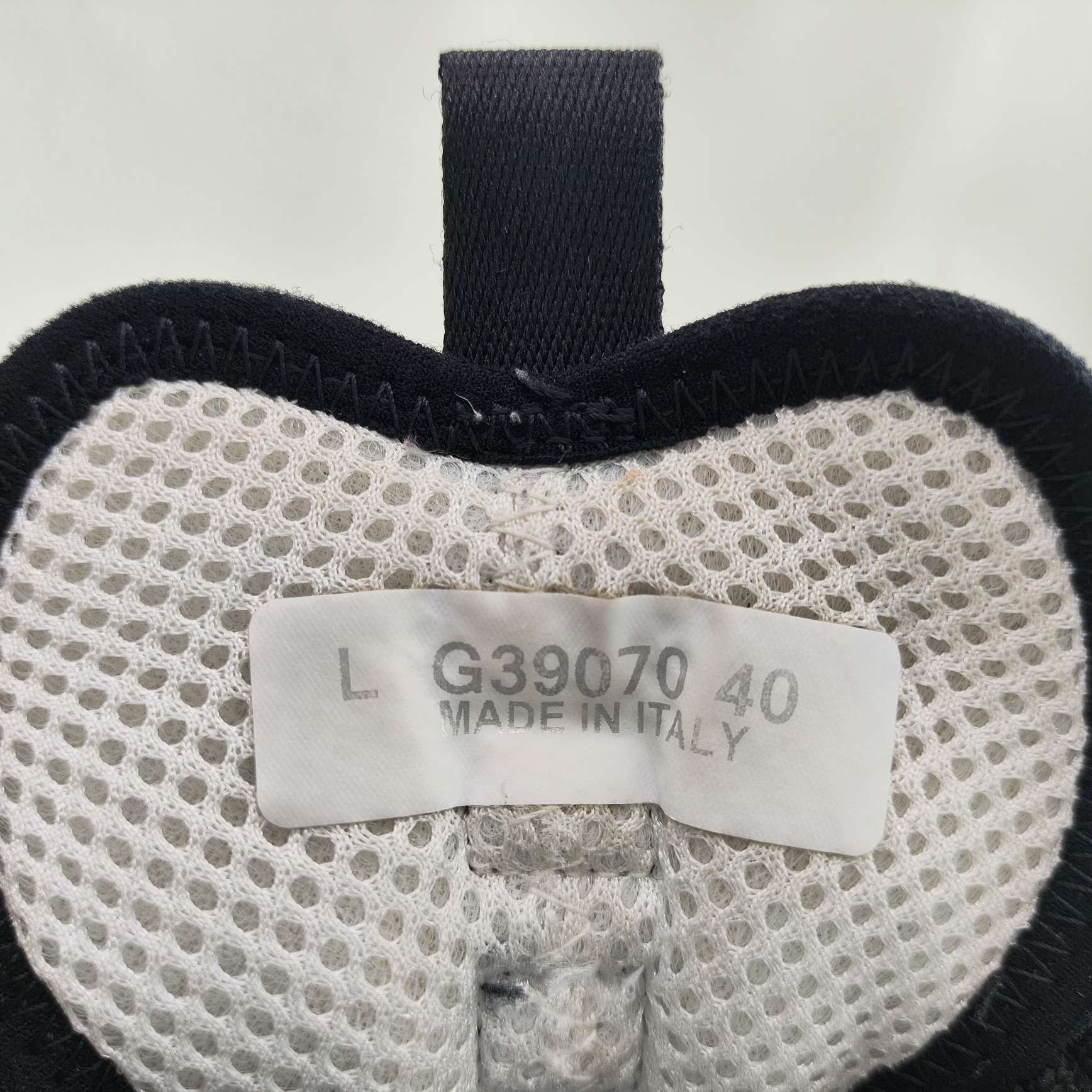 Chanel Chanel Logo Low-Top Sneakers Size 40 Size US 9 / IT 39 - 7 Thumbnail