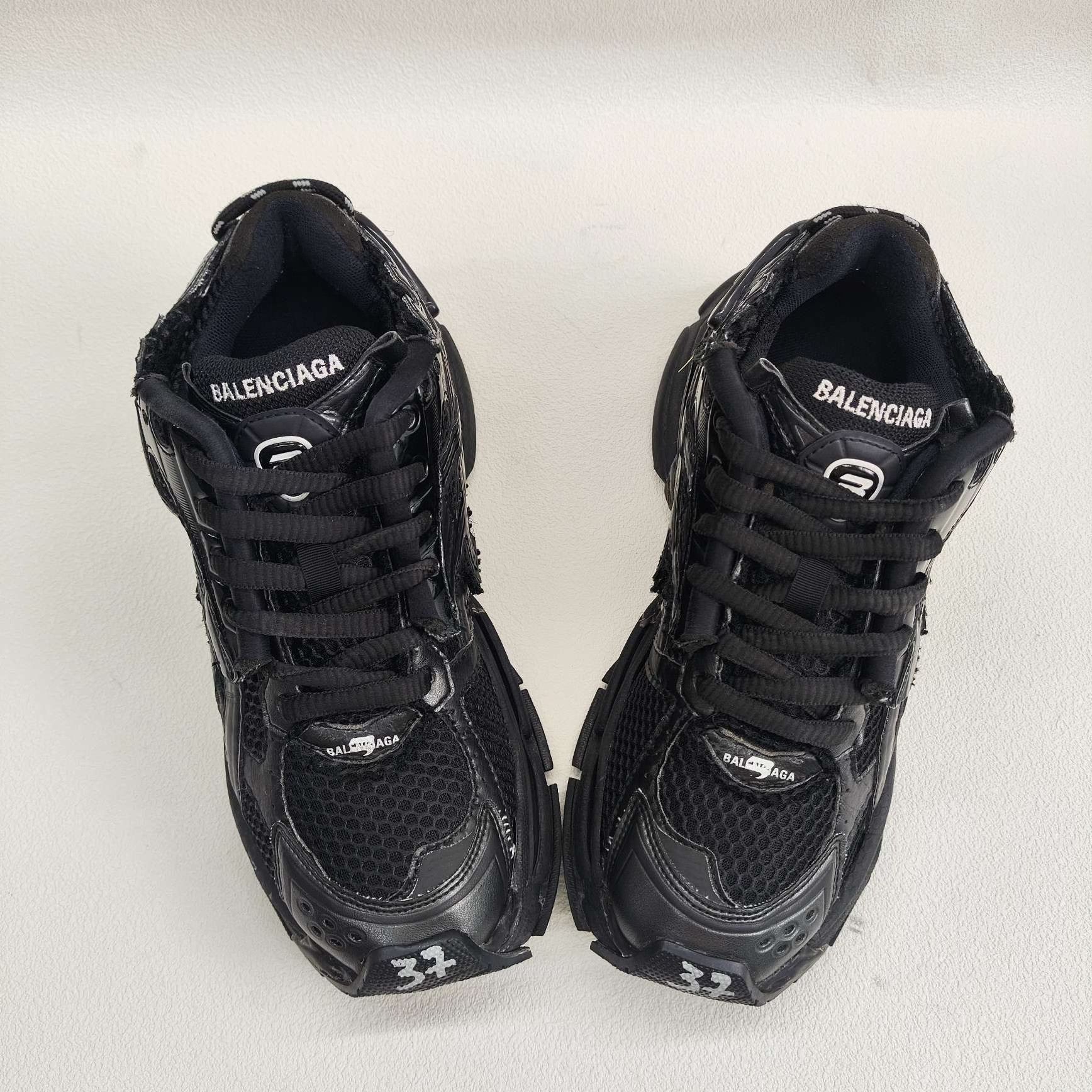 Balenciaga Balenciaga Runner Sneakers Size 37 Size US 7 / IT 37 - 10 Thumbnail