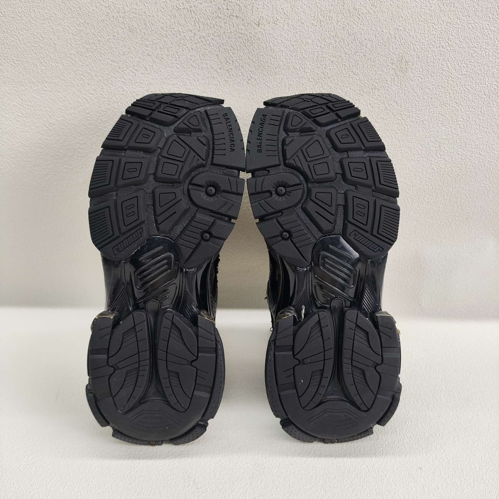 Balenciaga Balenciaga Runner Sneakers Size 37 Size US 7 / IT 37 - 8 Thumbnail