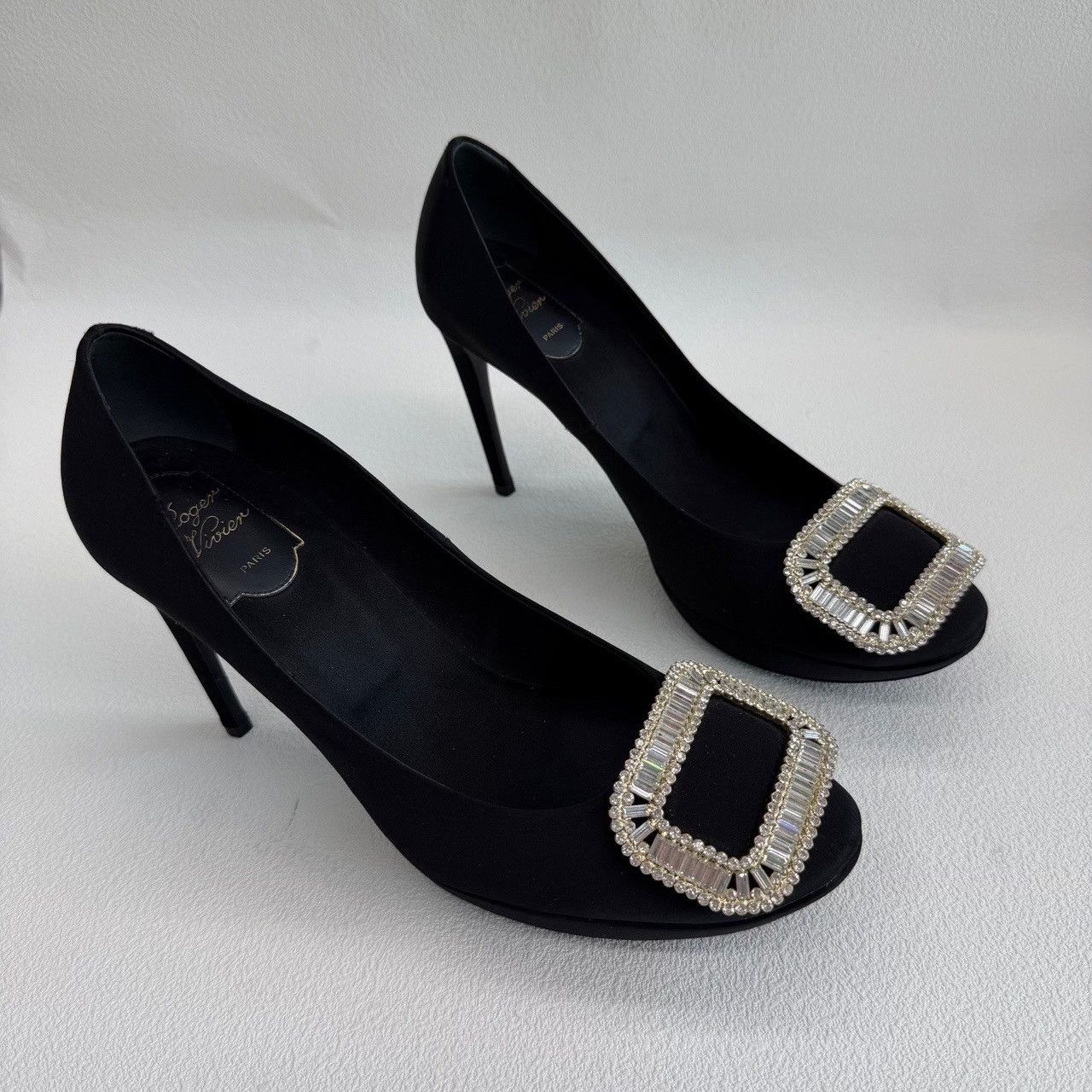 Roger Vivier Roger Vivier Crystal Buckle Satin Heels Size 39 Size US 9 / IT 39 - 4 Thumbnail
