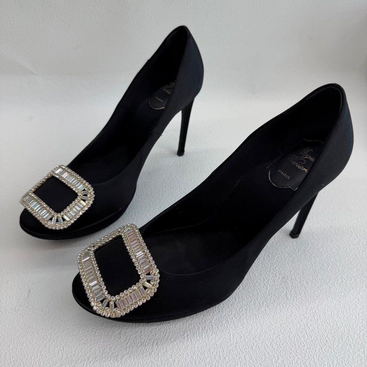 Roger Vivier Roger Vivier Crystal Buckle Satin Heels Size 39 Size US 9 / IT 39 - 2 Thumbnail
