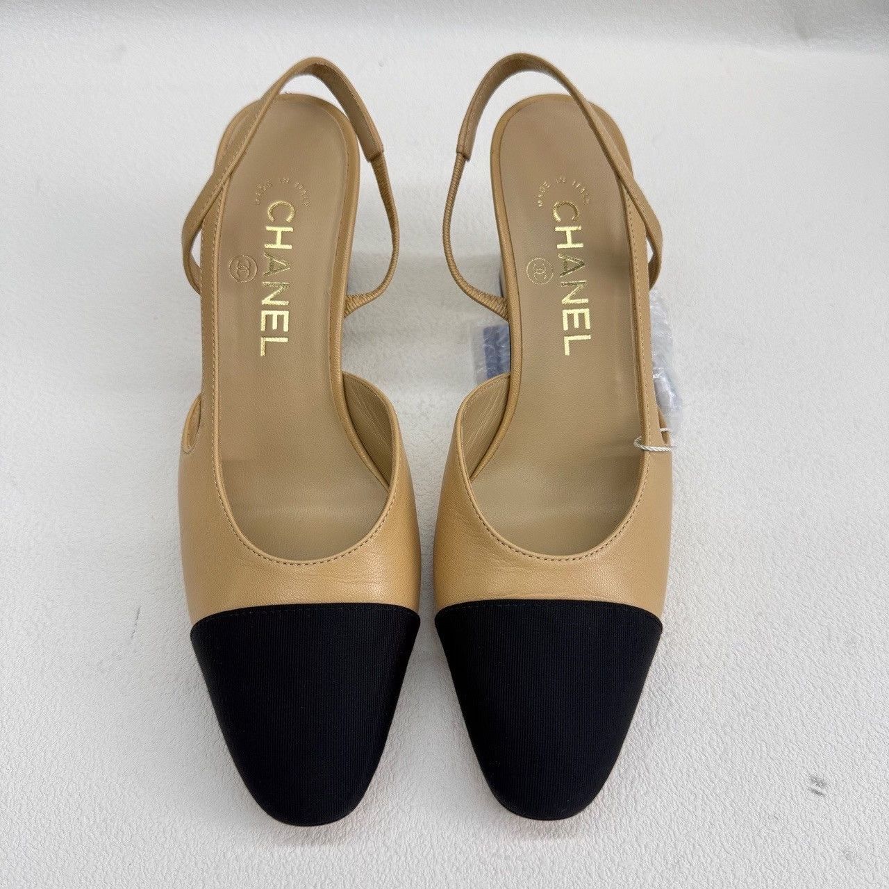 Chanel Chanel Two-Tone Slingback Heels Size 37 Size US 7 / IT 37 - 3 Thumbnail