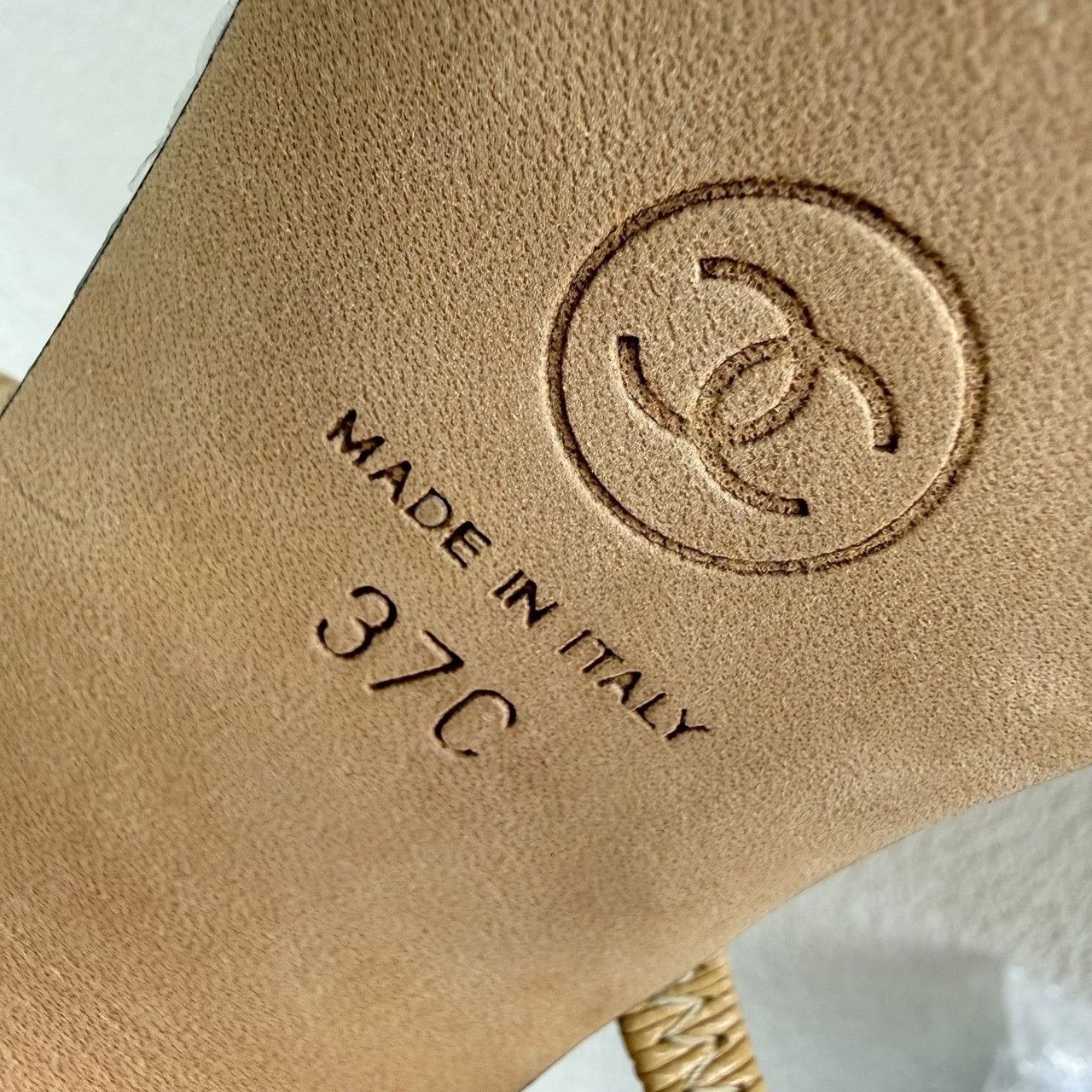 Chanel Chanel Two-Tone Slingback Heels Size 37 Size US 7 / IT 37 - 9 Thumbnail