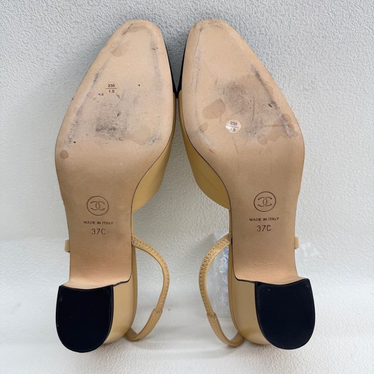 Chanel Chanel Two-Tone Slingback Heels Size 37 Size US 7 / IT 37 - 7 Thumbnail