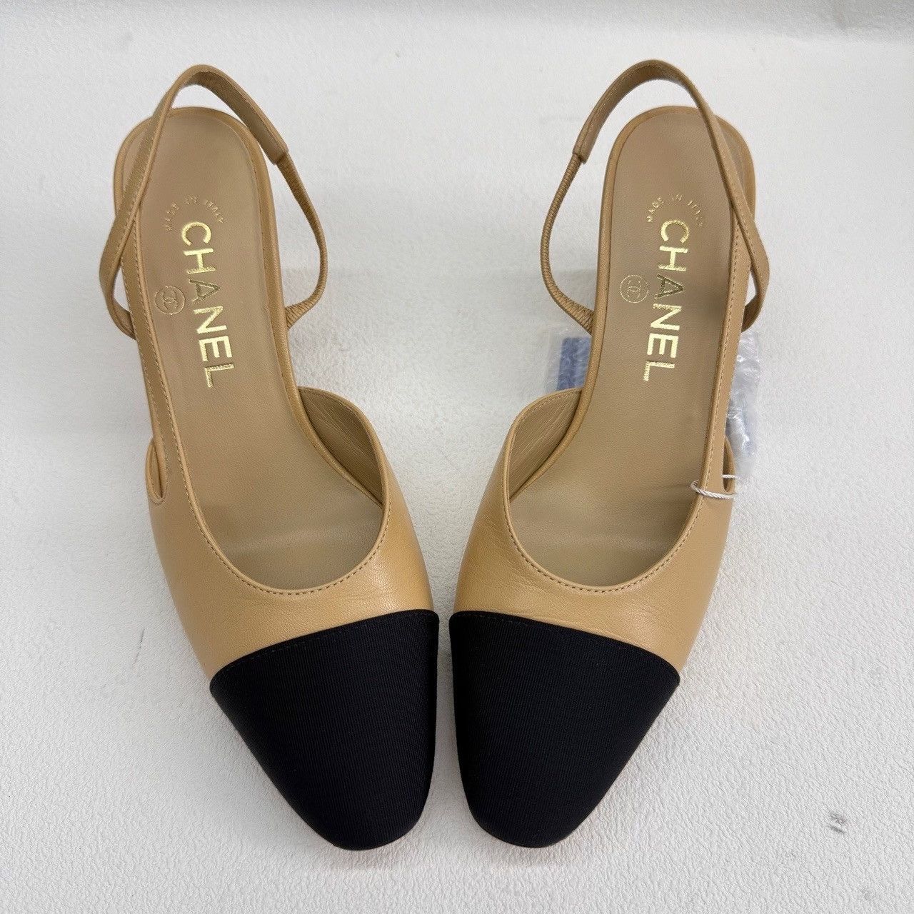Chanel Chanel Two-Tone Slingback Heels Size 37 Size US 7 / IT 37 - 10 Thumbnail