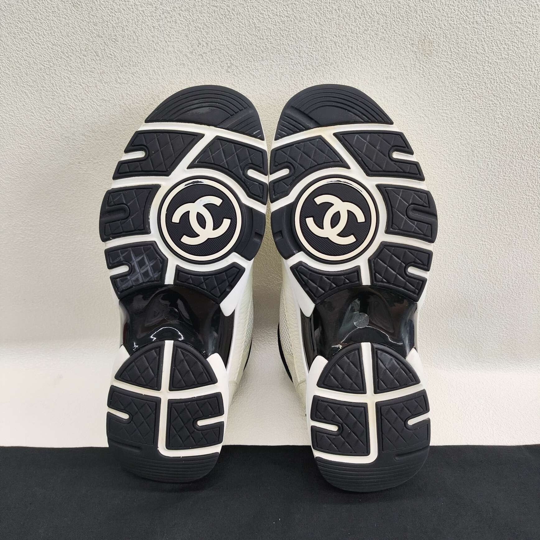 Chanel Chanel CC Logo Mesh Sneakers Size 39 Size US 9 / IT 39 - 8 Thumbnail