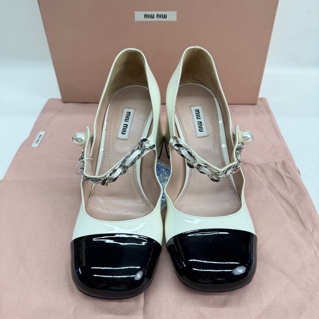 Miu Miu Miu Miu Patent Mary Jane Heels Size 38.5 Size US 8.5 / IT 38.5 - 2 Thumbnail