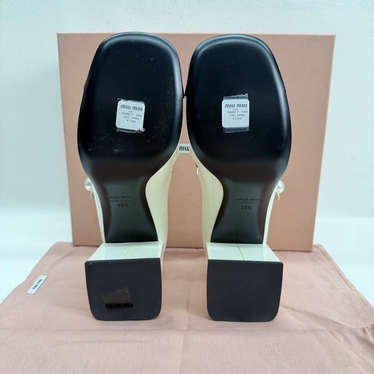 Miu Miu Miu Miu Patent Mary Jane Heels Size 38.5 Size US 8.5 / IT 38.5 - 8 Thumbnail