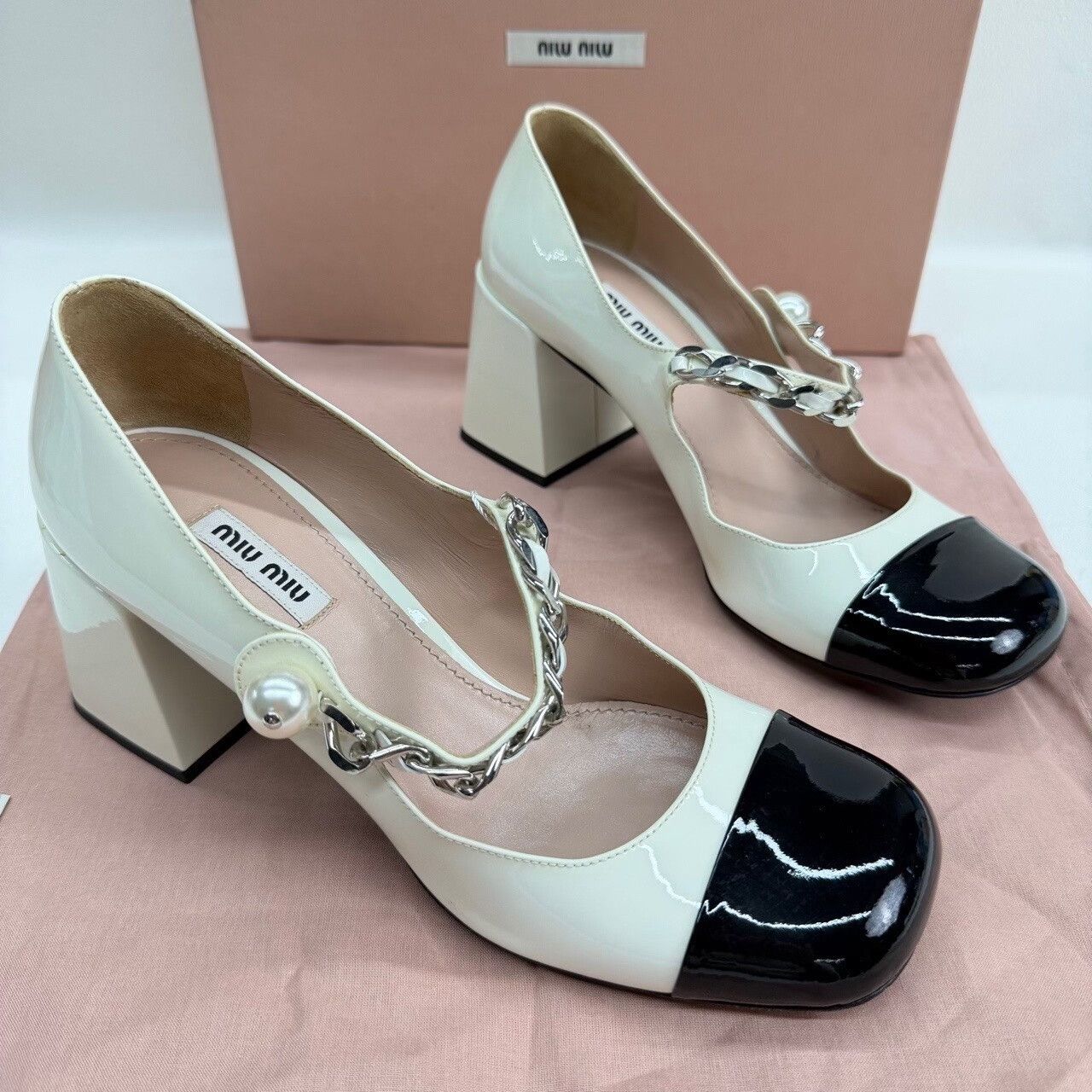 Miu Miu Miu Miu Patent Mary Jane Heels Size 38.5 Size US 8.5 / IT 38.5 - 4 Thumbnail