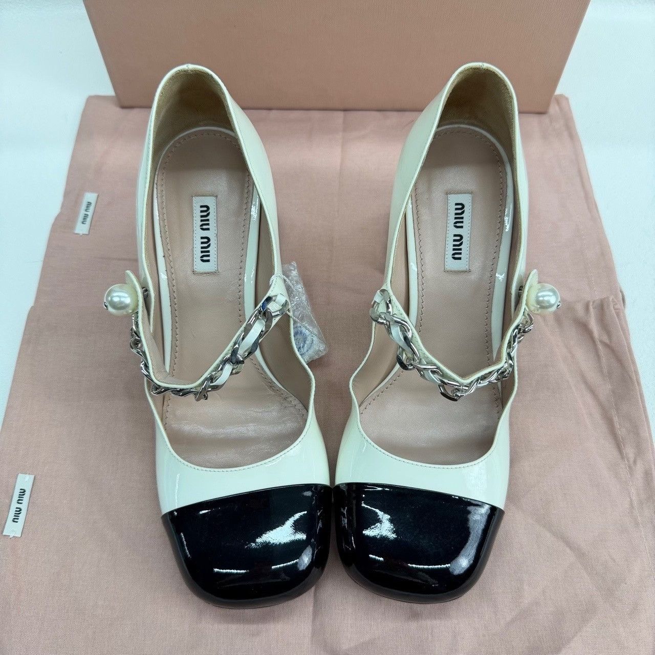Miu Miu Miu Miu Patent Mary Jane Heels Size 38.5 Size US 8.5 / IT 38.5 - 10 Thumbnail