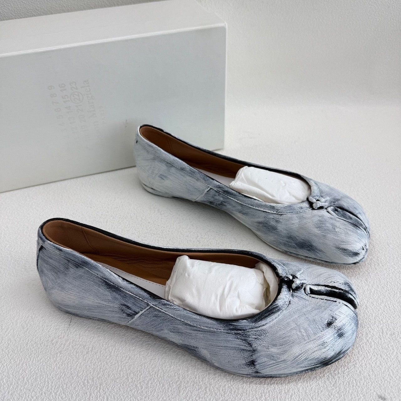 Maison Margiela Maison Margiela Painted Tabi Flats Size 35 Size US 5 / IT 35 - 5 Thumbnail