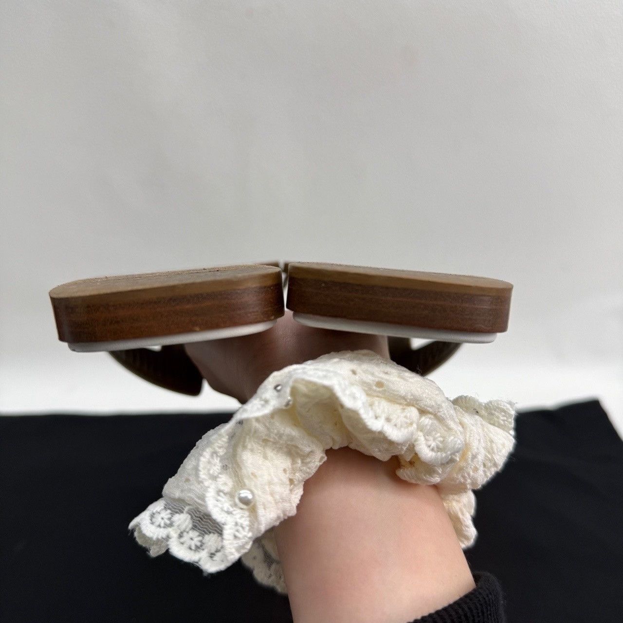 Hermes Hermès Oran Leather Sandals White Size 37 Size US 7 / IT 37 - 7 Thumbnail