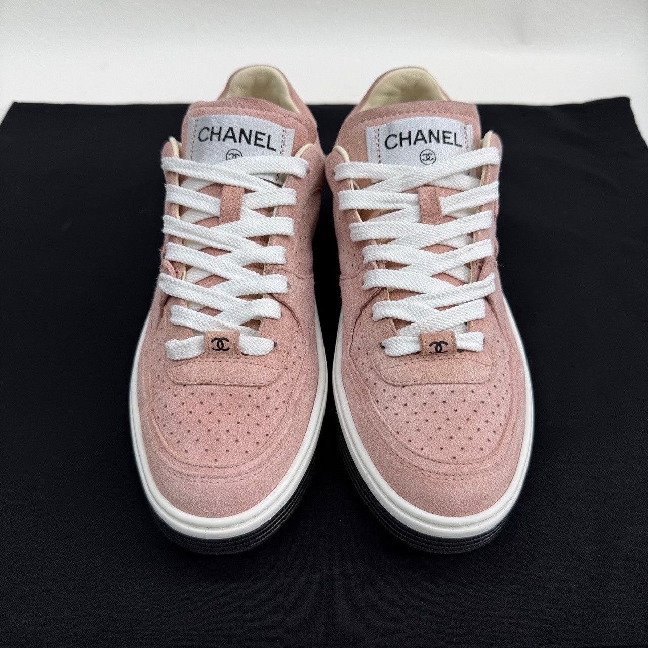 Chanel Chanel Pink Suede CC Logo Sneakers Size 37.5 Size US 6.5 / IT 36.5 - 3 Thumbnail