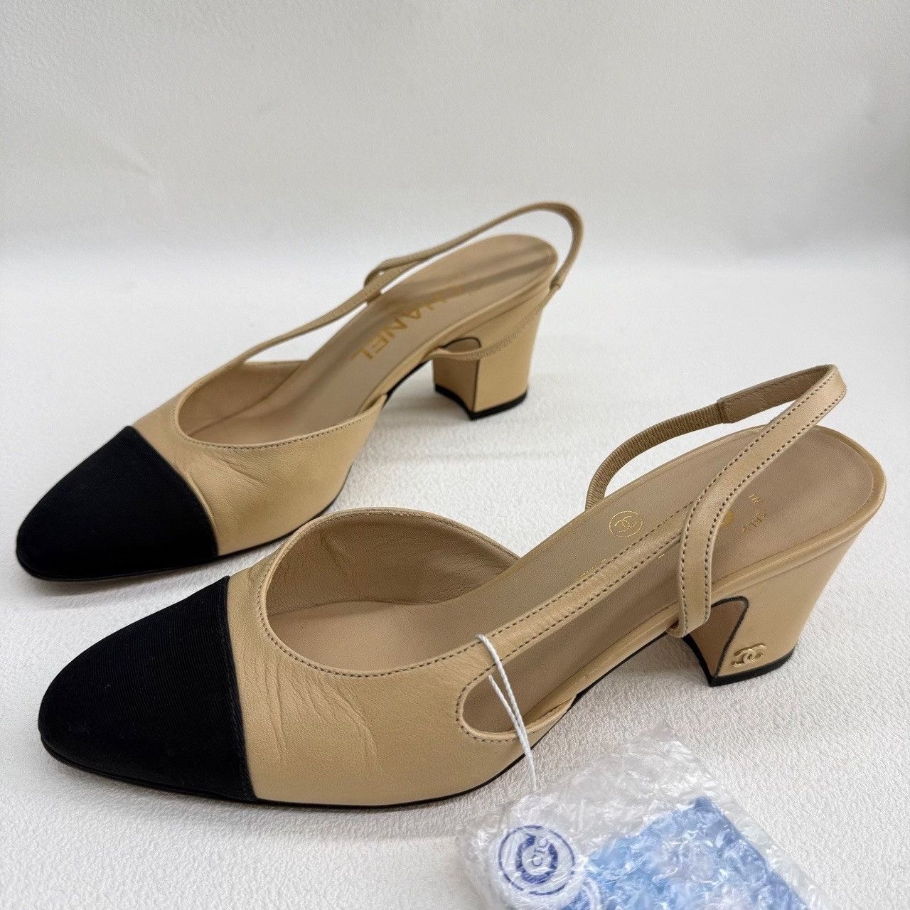 Chanel Chanel Beige and Black Slingback Heels Size 36.5 Size US 5.5 / IT 35.5 - 2 Thumbnail