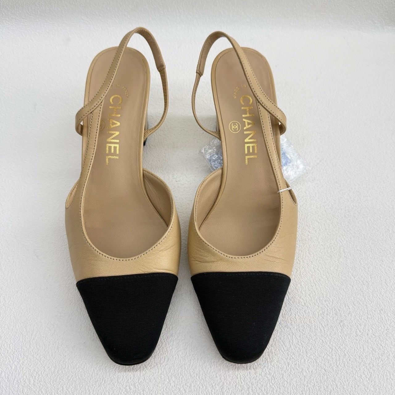 Chanel Chanel Beige and Black Slingback Heels Size 36.5 Size US 5.5 / IT 35.5 - 3 Thumbnail