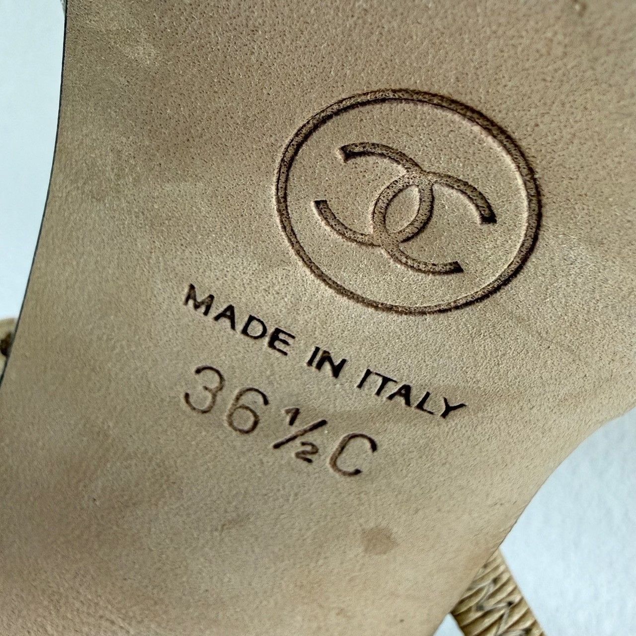Chanel Chanel Beige and Black Slingback Heels Size 36.5 Size US 5.5 / IT 35.5 - 9 Thumbnail