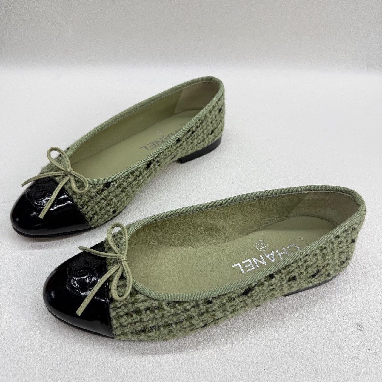 Chanel Chanel Tweed Ballet Flats Size 35.5 Size US 5.5 / IT 35.5 - 2 Thumbnail