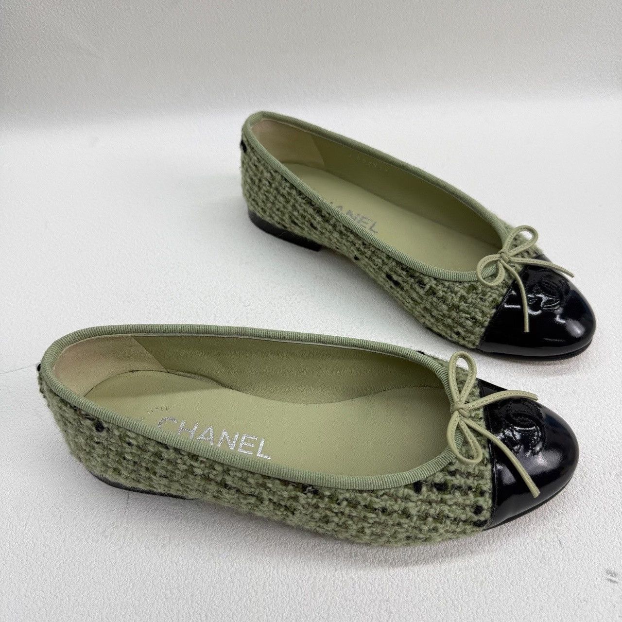 Chanel Chanel Tweed Ballet Flats Size 35.5 Size US 5.5 / IT 35.5 - 4 Thumbnail