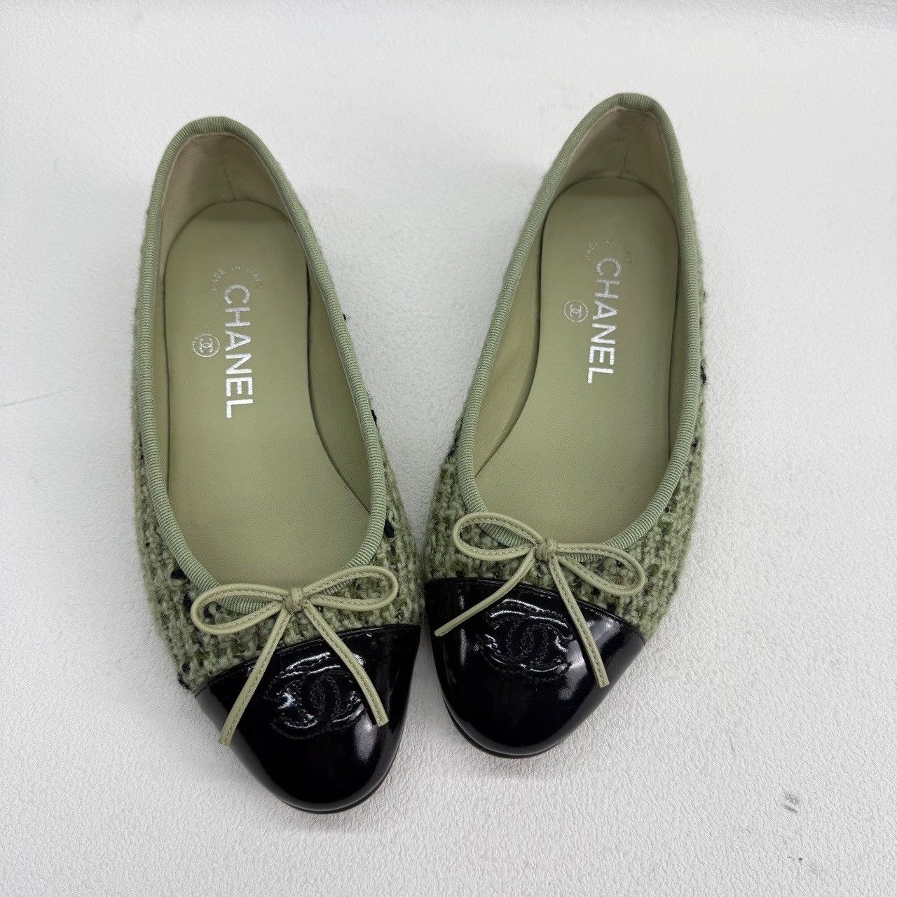 Chanel Chanel Tweed Ballet Flats Size 35.5 Size US 5.5 / IT 35.5 - 10 Thumbnail