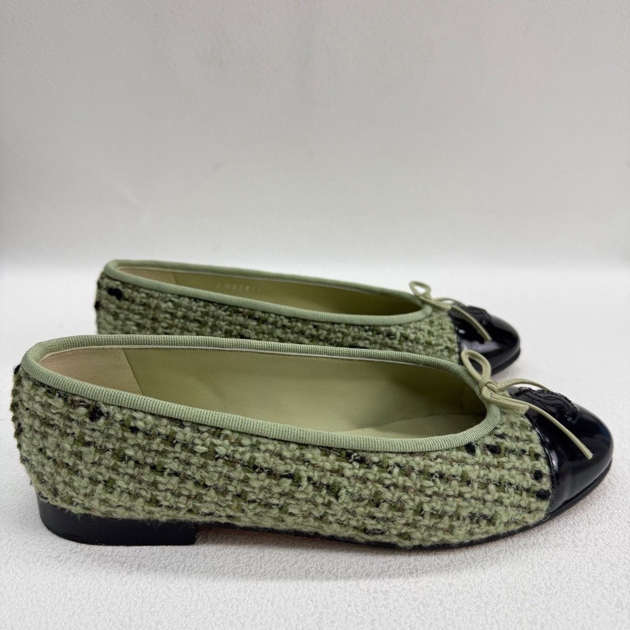 Chanel Chanel Tweed Ballet Flats Size 35.5 Size US 5.5 / IT 35.5 - 5 Thumbnail