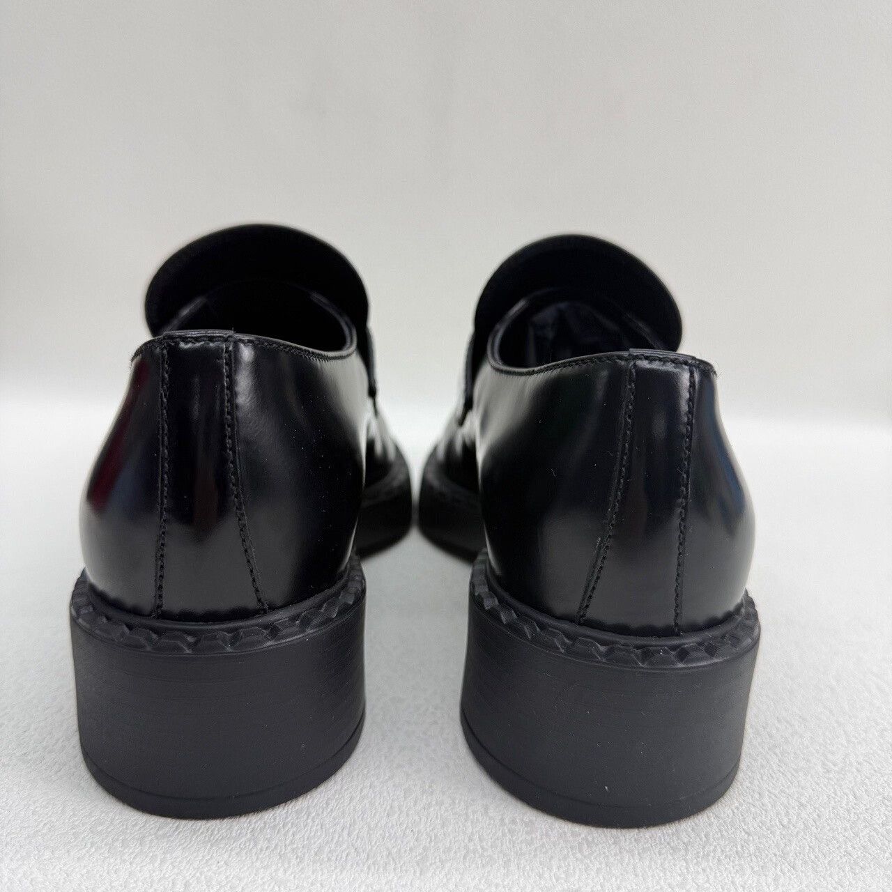 Prada Prada Logo Leather Loafers Size 36 Size US 6 / IT 36 - 6 Thumbnail