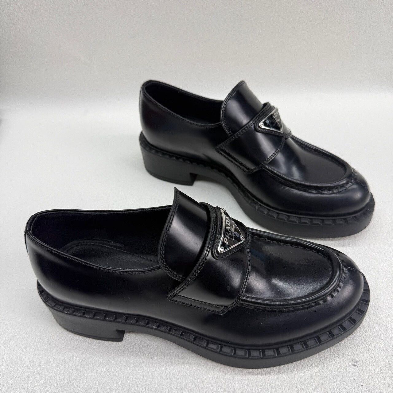 Prada Prada Logo Leather Loafers Size 36 Size US 6 / IT 36 - 4 Thumbnail