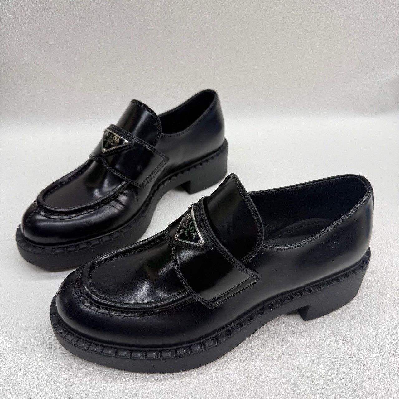 Prada Prada Logo Leather Loafers Size 36 Size US 6 / IT 36 - 2 Thumbnail